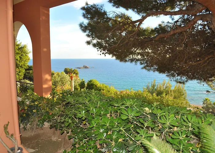 Family Friendly With A Swimming Pool On Lejlighed Pelekas