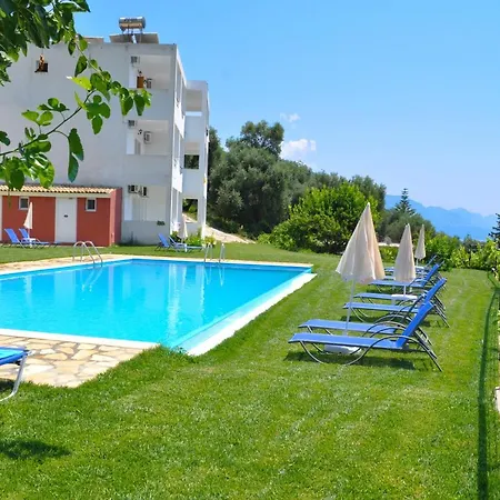 דירה Family Friendly With A Swimming Pool On *