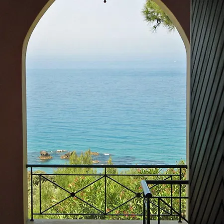 Appartement Family Friendly With A Swimming Pool On *